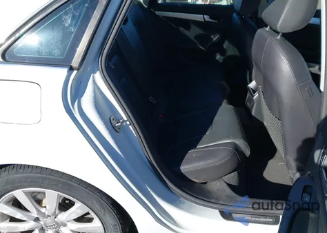 2012 Audi A4 2.0T Premium z USA, uszkodzony, nr VIN WAUAFAFL7CA117807